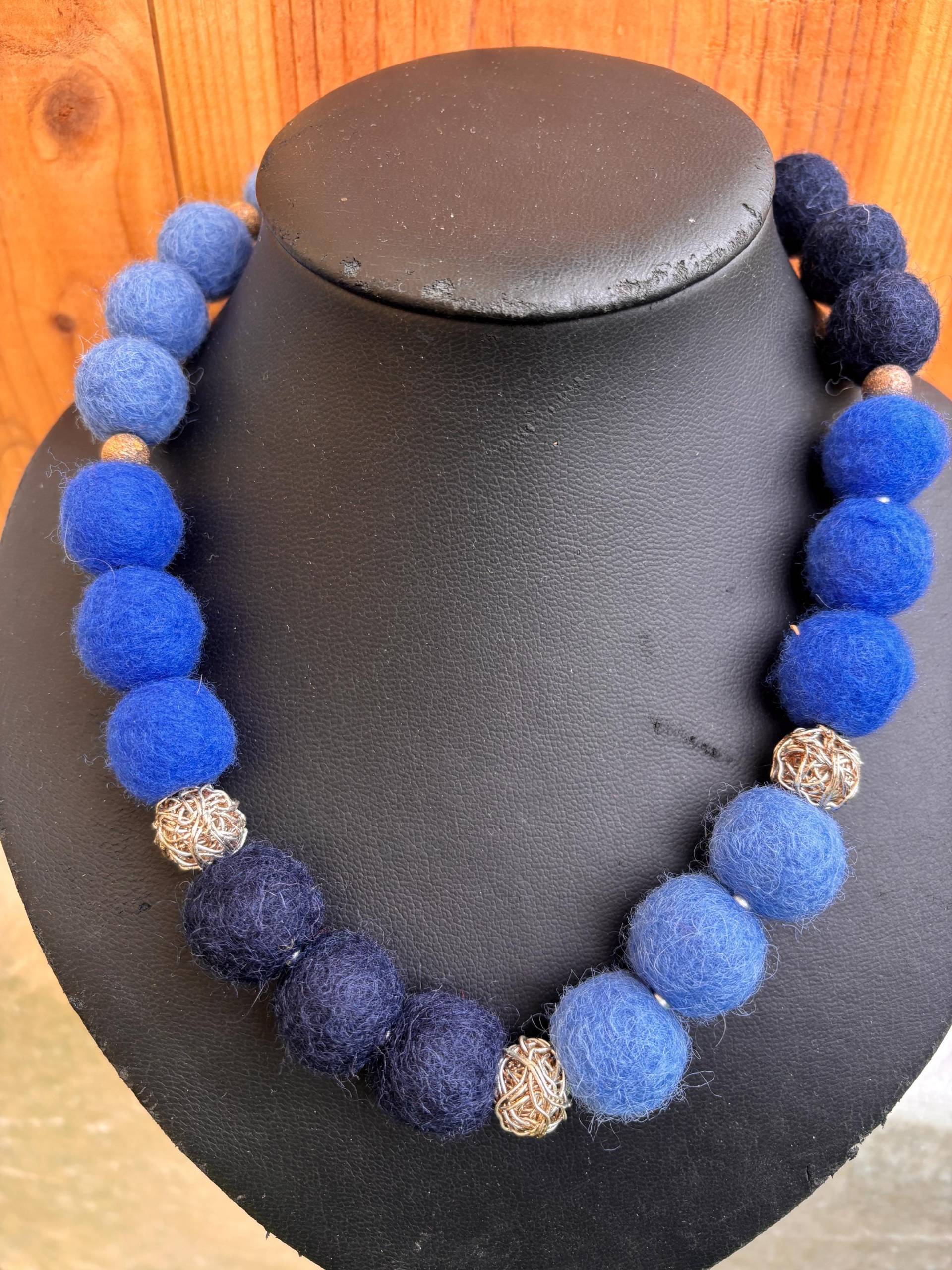 Filzkette Blau Filzkette Blau von KreaflorShop