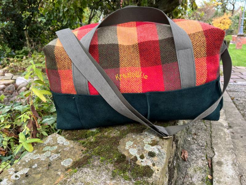 Nachhaltige Recycling Reisetasche Aus Altem Sofaleder Und Harris Tweed, Weekender Nachhaltige Recycling Reisetasche Aus Altem Sofaleder Und Harris Tweed, Weekender von KreainWie