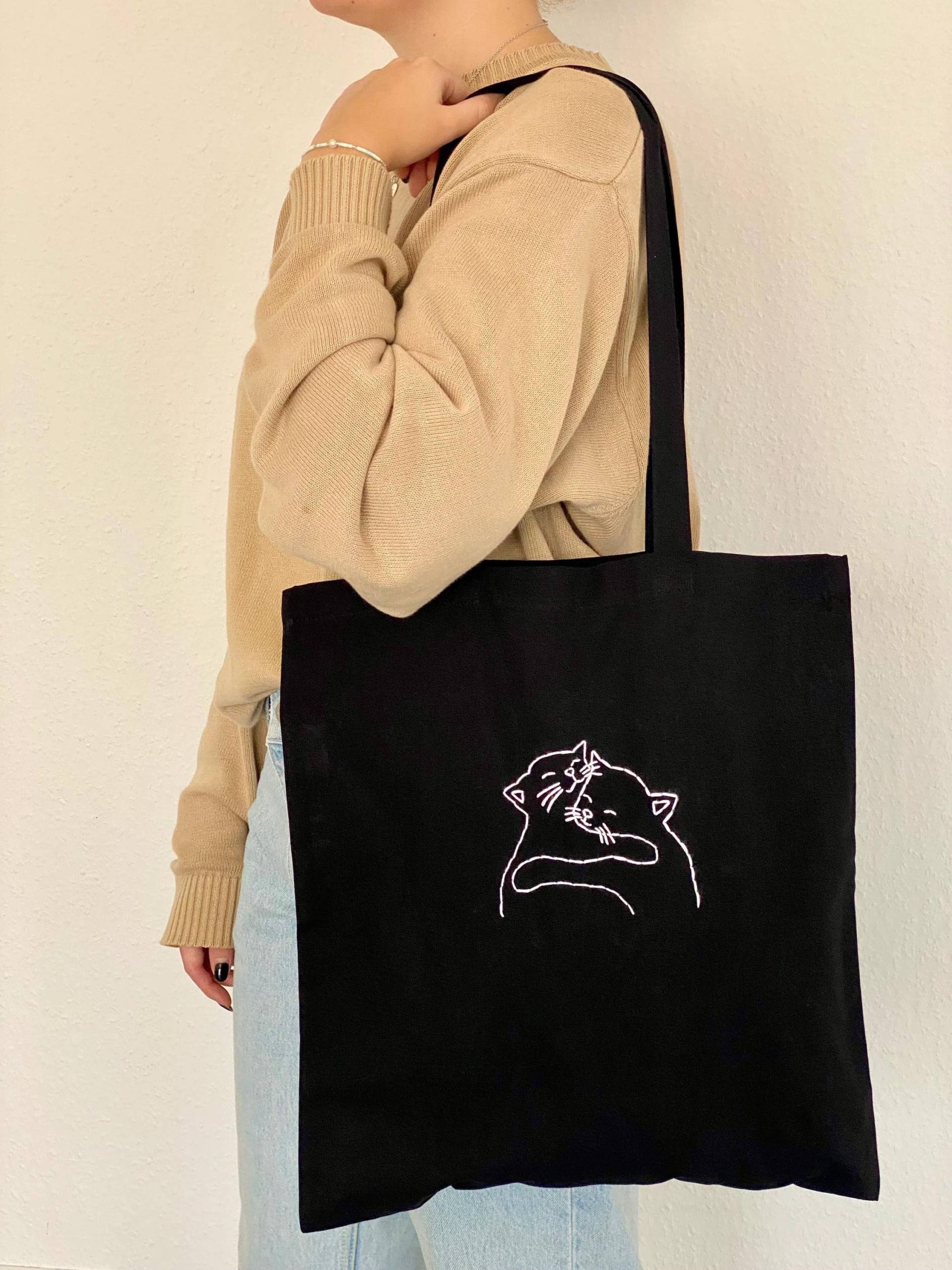 Bestickte Stofftasche "Katzenliebe" Bestickte Stofftasche "Katzenliebe" von KrealivShop