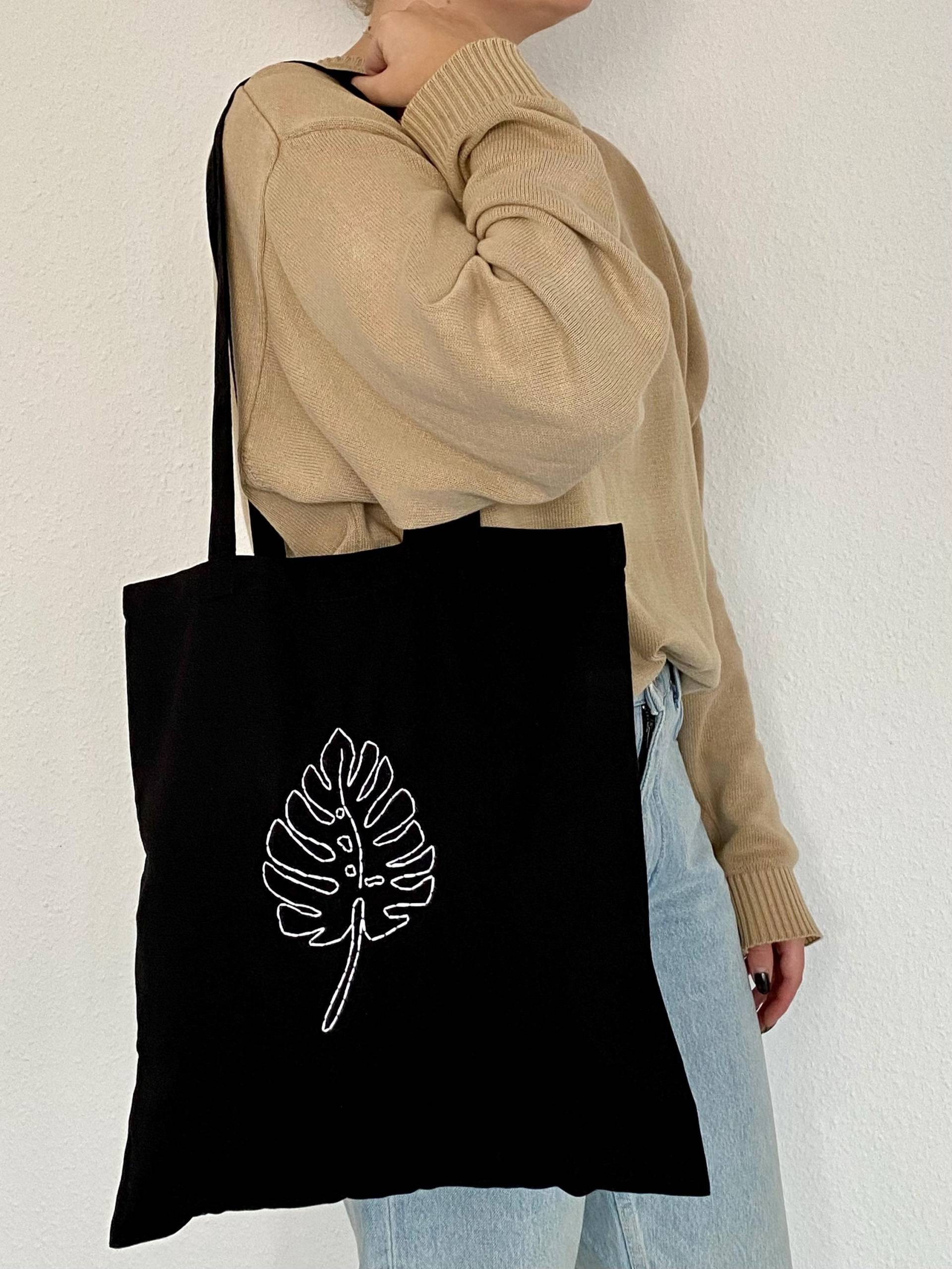 Bestickte Stofftasche "Monstera" Bestickte Stofftasche "Monstera" von KrealivShop