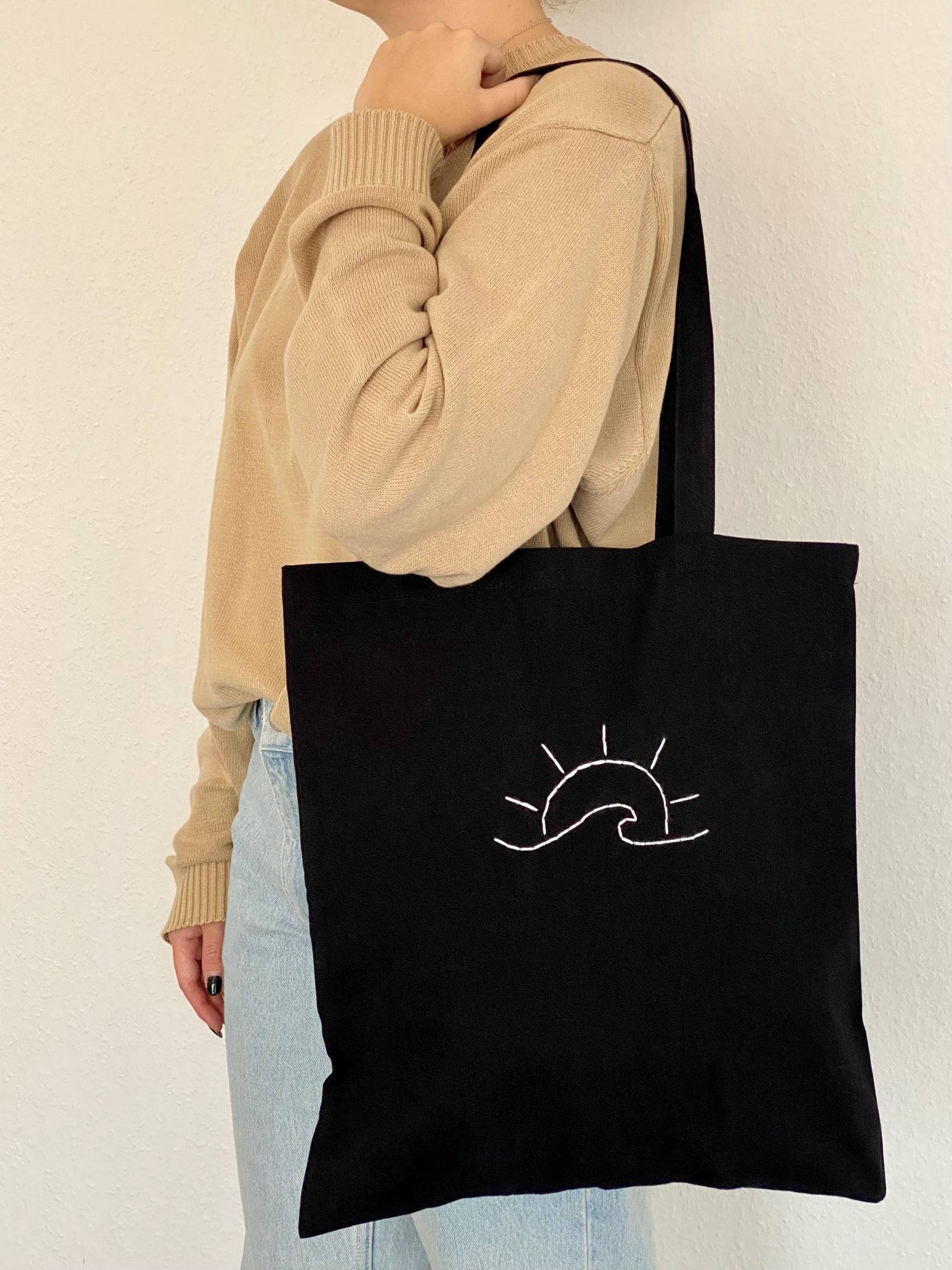 Bestickte Stofftasche "Welle" Bestickte Stofftasche "Welle" von KrealivShop