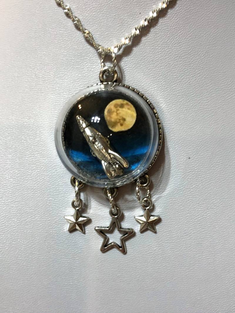 Rakete Platz Sterne Halskette Silber Glas Globus Cabochon Rakete Platz Sterne Halskette Silber Glas Globus Cabochon von KreationsByKristaArt