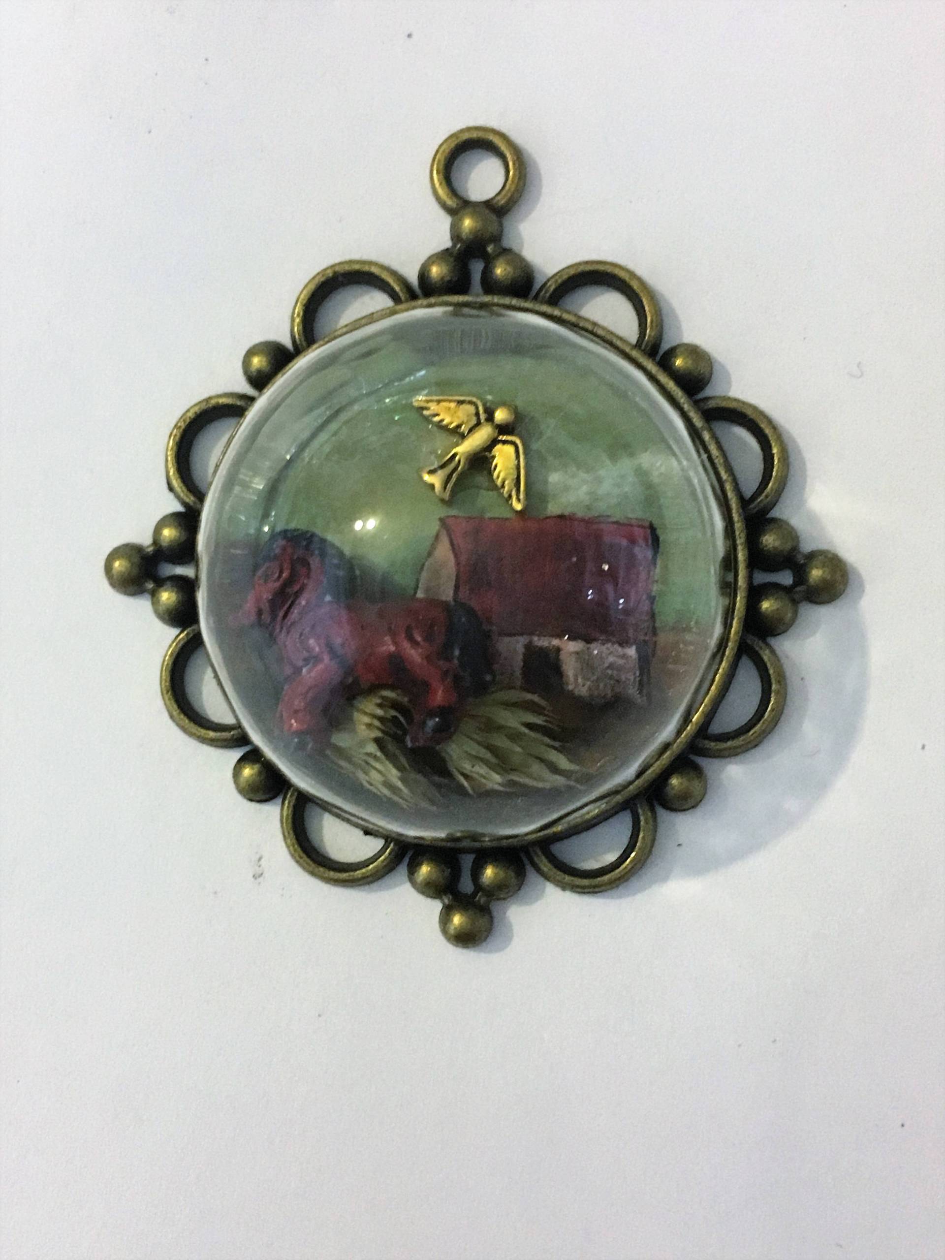 Schöne Porzellan Pferd Und Scheune Bauernhof Messing Glaskugel Antik Halskette Schöne Porzellan Pferd Und Scheune Bauernhof Messing Glaskugel Antik Halskette von KreationsByKristaArt