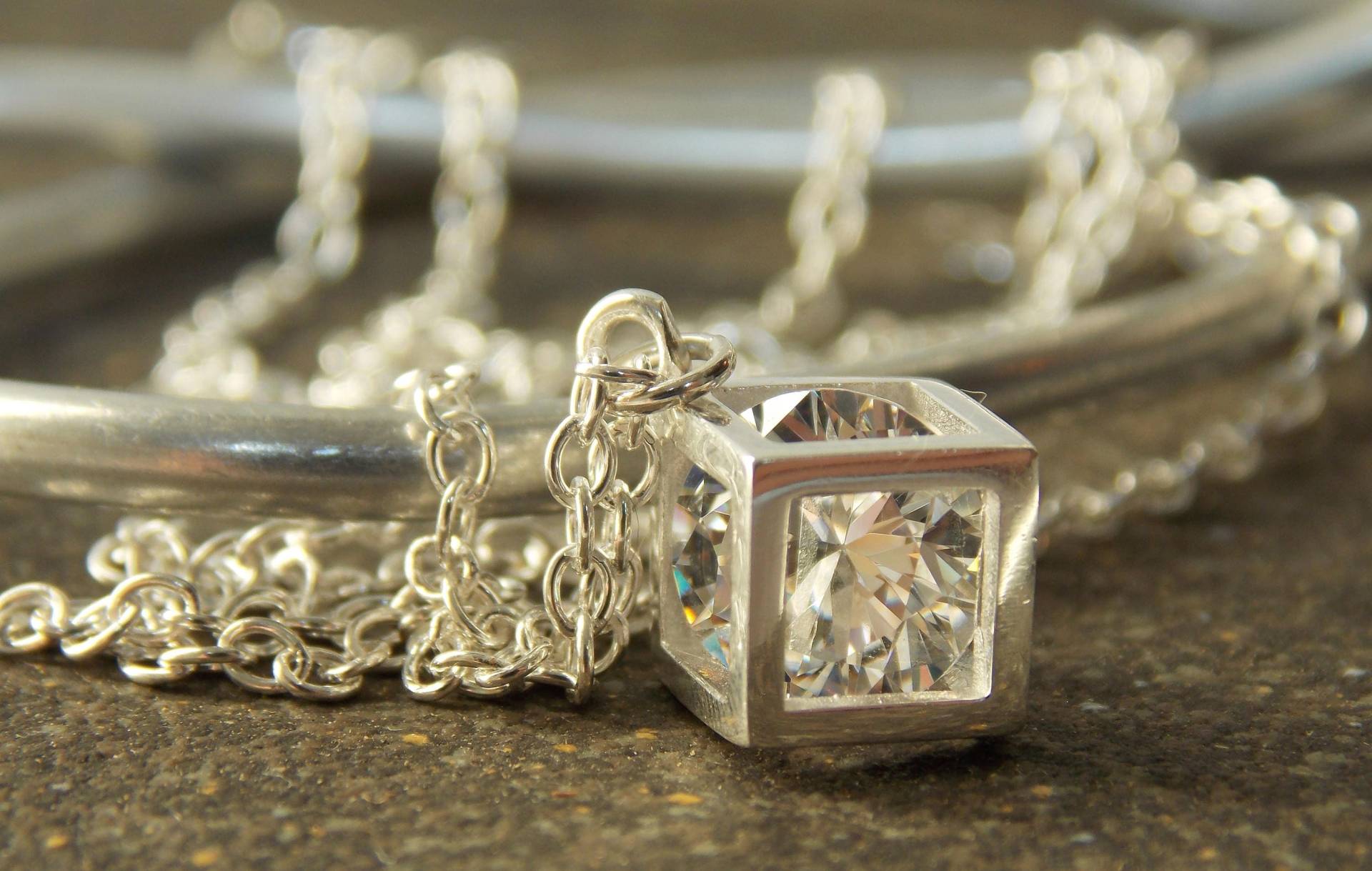 Cz Open Box Charm Halskette/Zirkon Schwimmende Stein Silber Cz Open Box Charm Halskette/Zirkon Schwimmende Stein Silber von KreationsbyKarenNB
