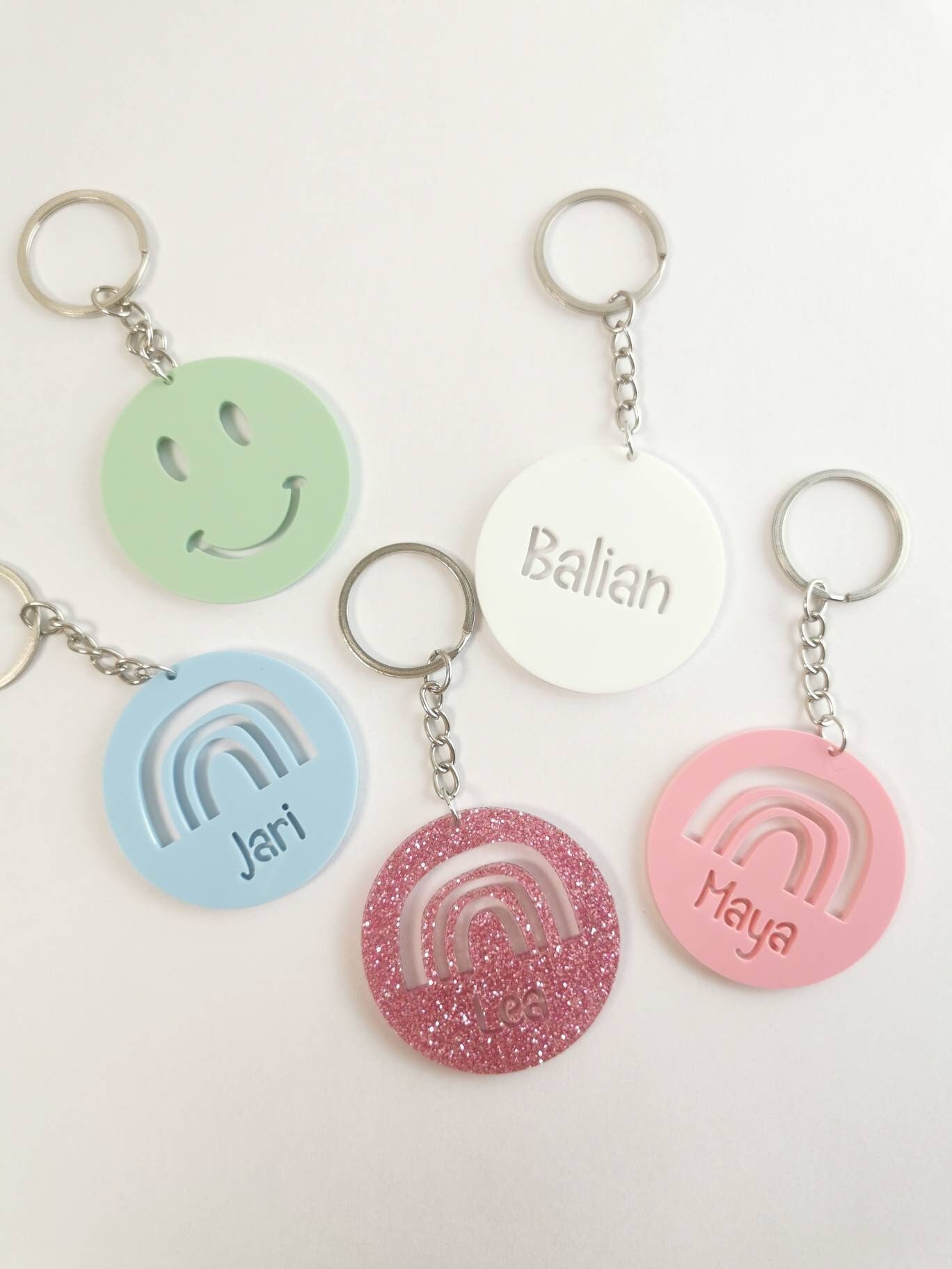 Schlüsselanhänger Aus Acryl | Regenbogen Smiley Personalisiert Mit Namen Gastgeschenk Hochzeit Einschulung Schlüsselanhänger Aus Acryl | Regenbogen Smiley Personalisiert Mit Namen Gastgeschenk Hochzeit Einschulung von KreativAtelierHS