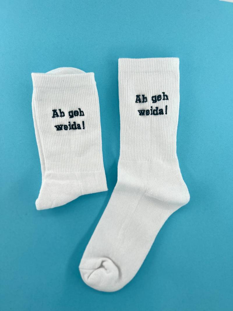 Ah Geh Weida | Bestickte Socken Tennissocken Weiß Mit Spruch von KreativAtelierStick
