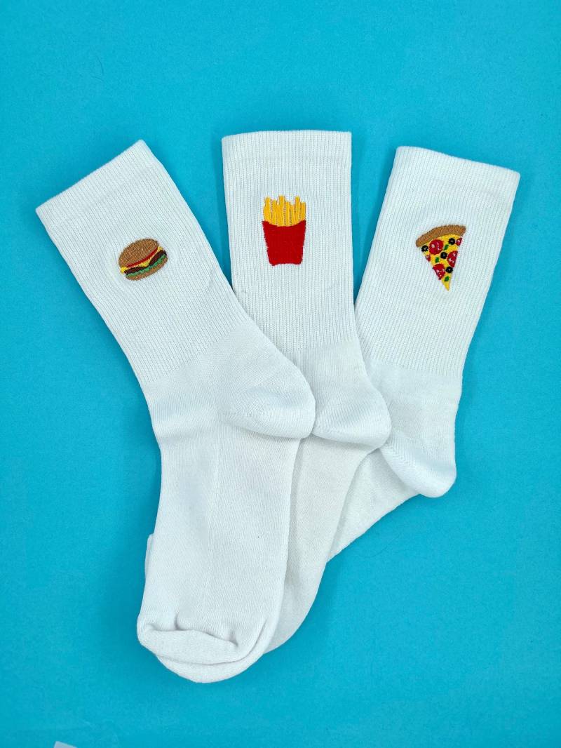 Fastfood Set | Bestickte Socken Tennissocken Weiß Baumwolle Burger, Pommes, Pizza Design von KreativAtelierStick