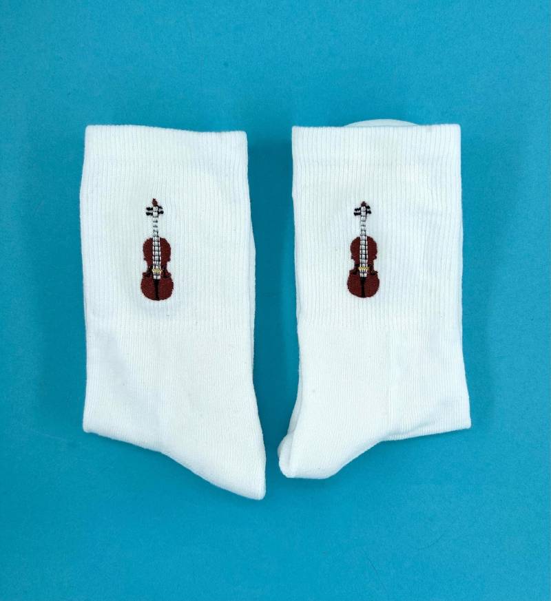 Geige | Bestickte Socken Tennissocken Mit Geigen Design von KreativAtelierStick