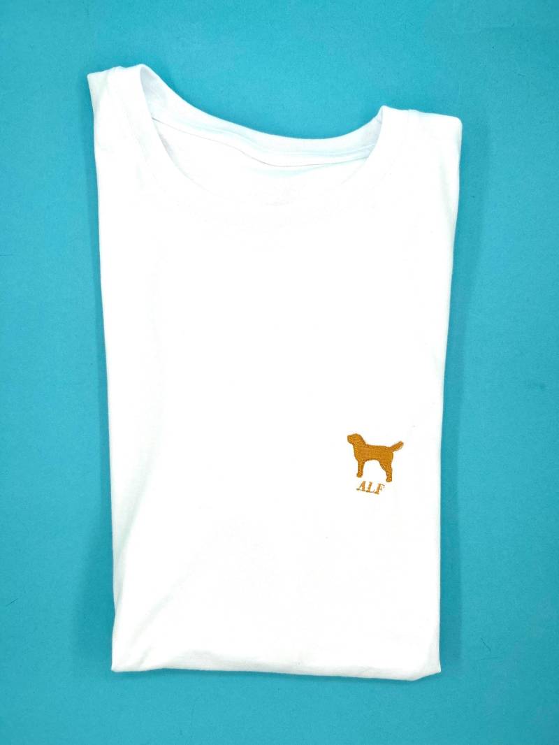 Labrador | Besticktes T-Shirt Unisex Baumwolle Verschiedene Farben Design Mit Hundename von KreativAtelierStick