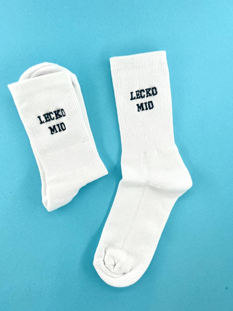 Lecko Mio | Bestickte Socken Tennissocken Weiß Mit Spruch von KreativAtelierStick
