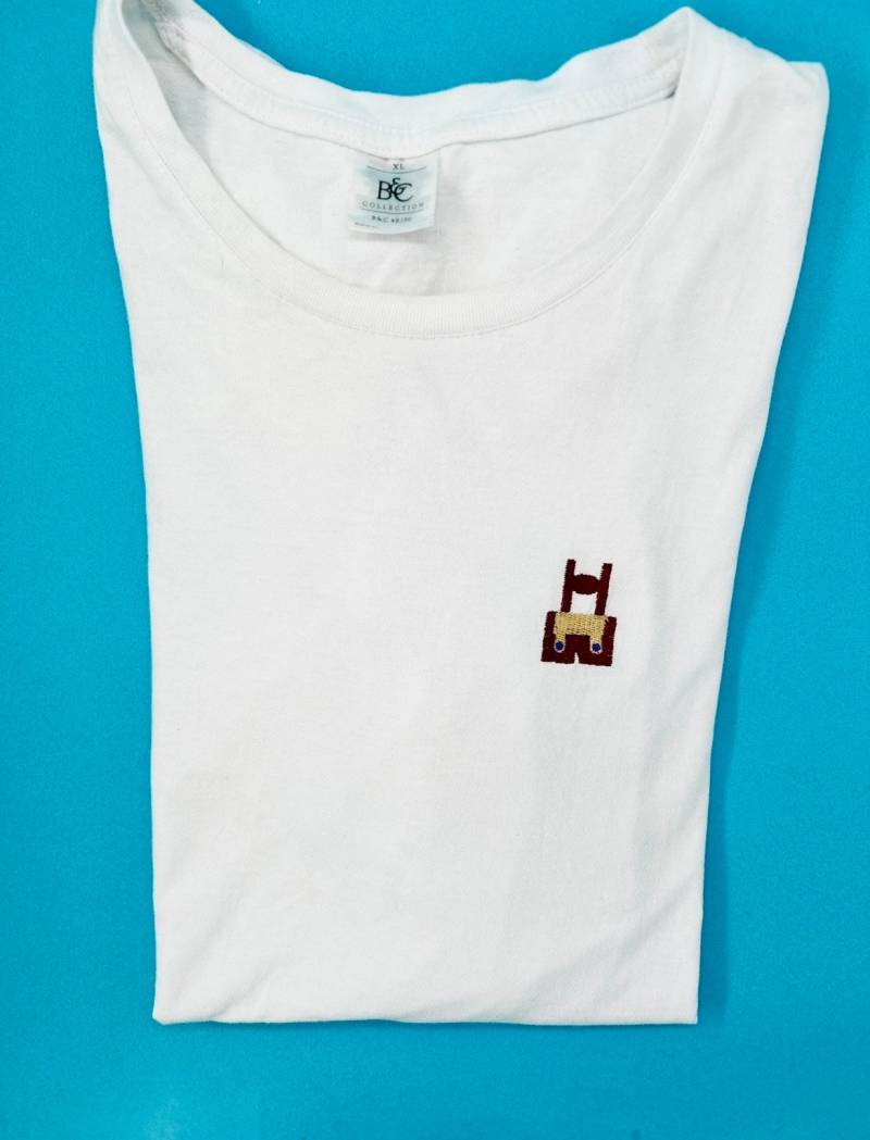 Lederhose | Besticktes T-Shirt Unisex Baumwolle Verschiedene Farben Mit Lederhosn Stick von KreativAtelierStick