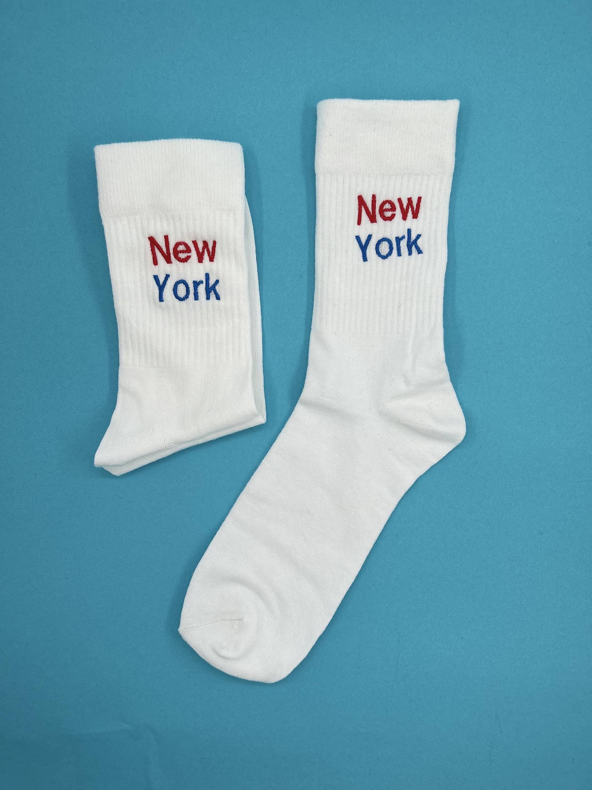 New York | Bestickte Socken Tennissocken Weiß Schriftzug, Farbe Individuell New York | Bestickte Socken Tennissocken Weiß Schriftzug, Farbe Individuell von KreativAtelierStick