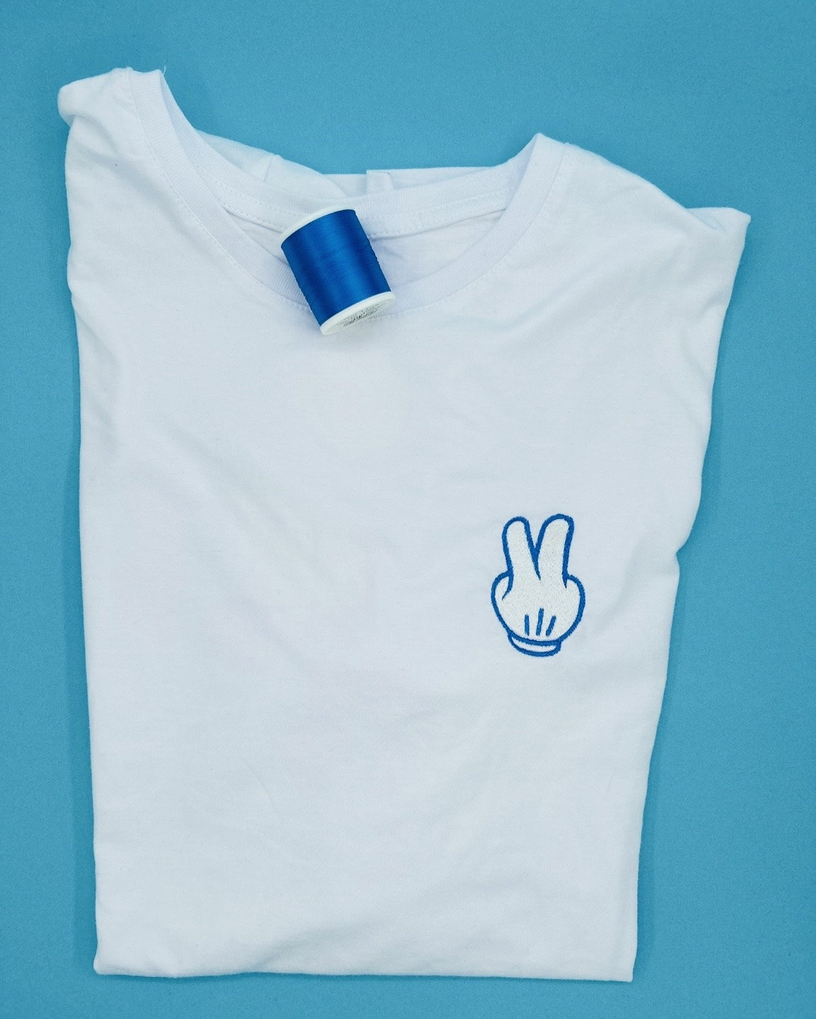 Peace | Besticktes T-Shirt Unisex Baumwolle Verschiedene Farben Mit Stick von KreativAtelierStick