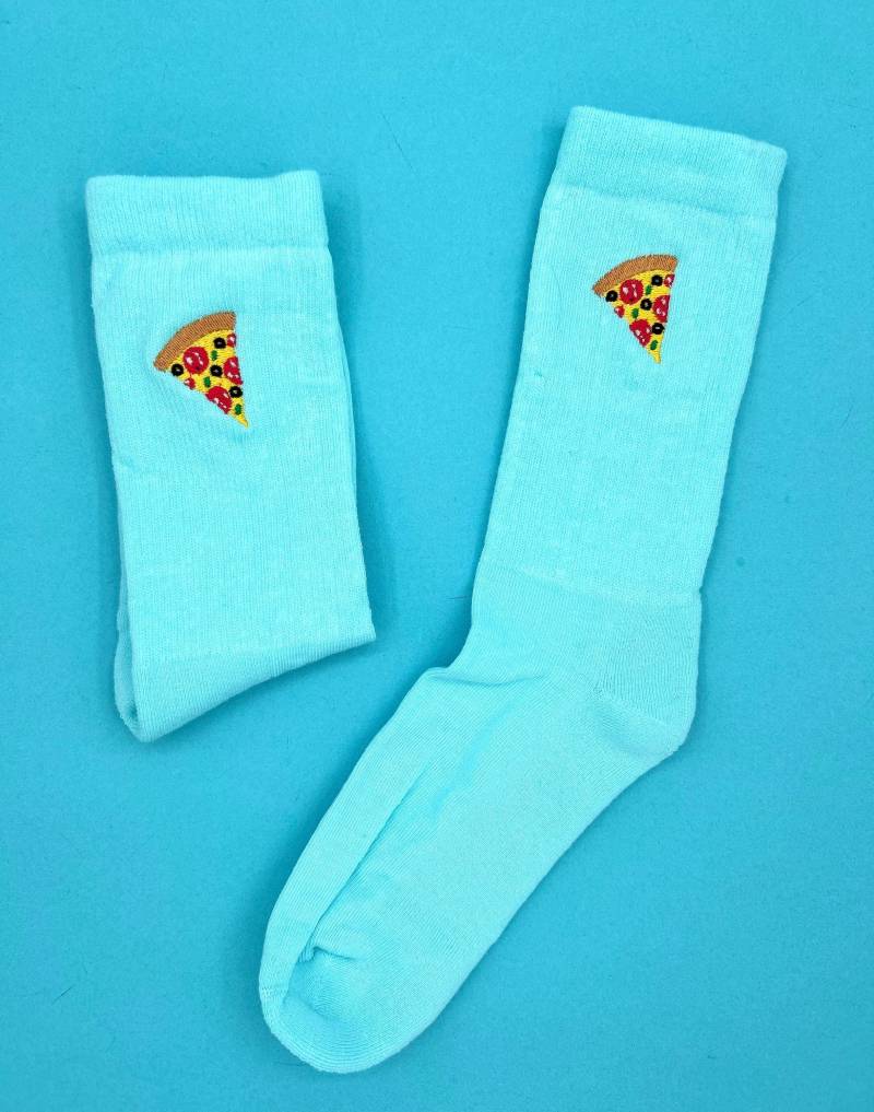 Pizza | Bestickte Socken Tennissocken Mit Design Türkis von KreativAtelierStick