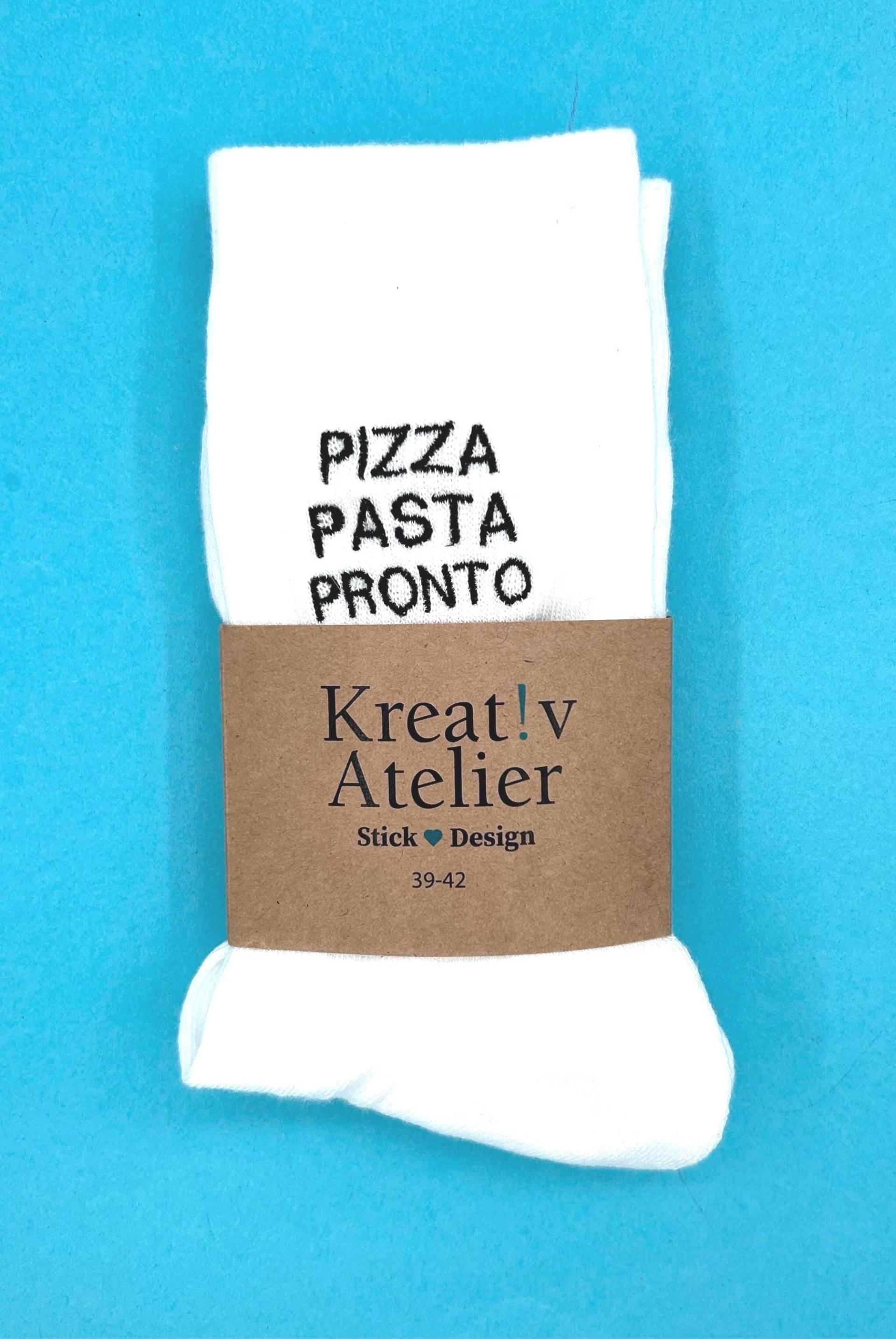 Pizza Pasta Pronto | Bestickte Socken Tennissocken Mit Statement von KreativAtelierStick