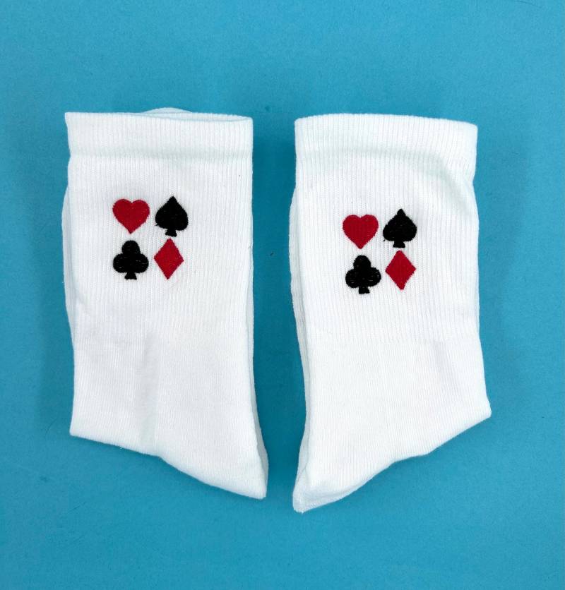 Spielkarten | Bestickte Socken Tennissocken Mit Design von KreativAtelierStick