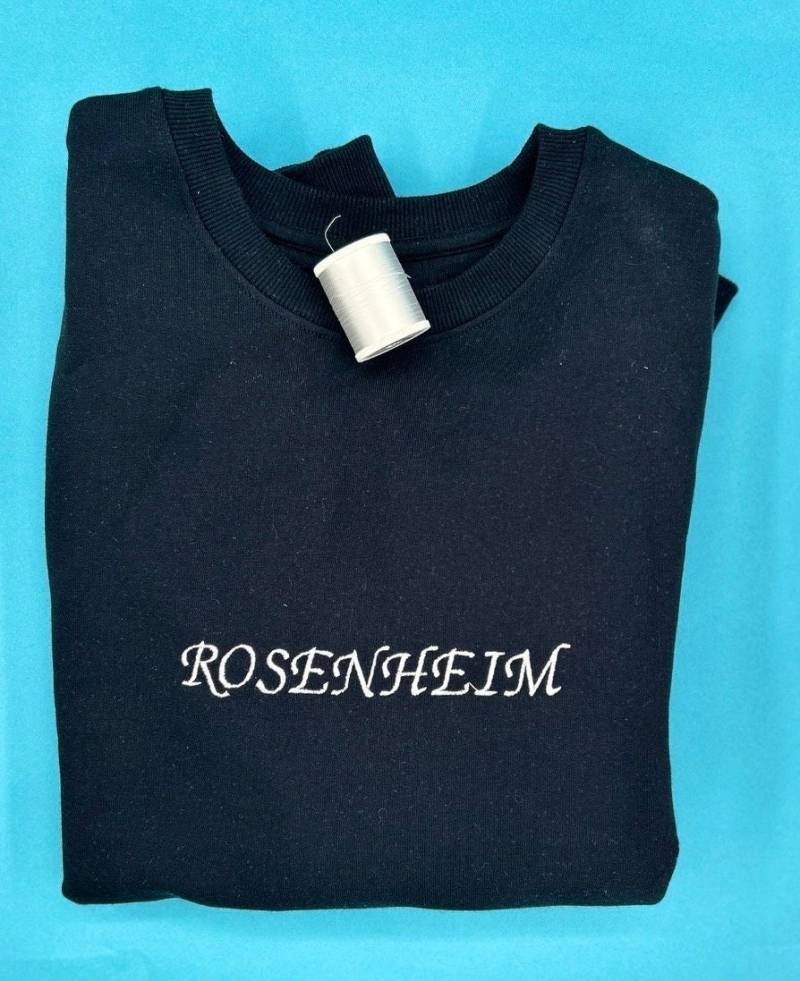 Städte | Bestickter Pullover Unisex Verschiedene Farben Bio Baumwolle Und Deiner Stadt Als Stick von KreativAtelierStick