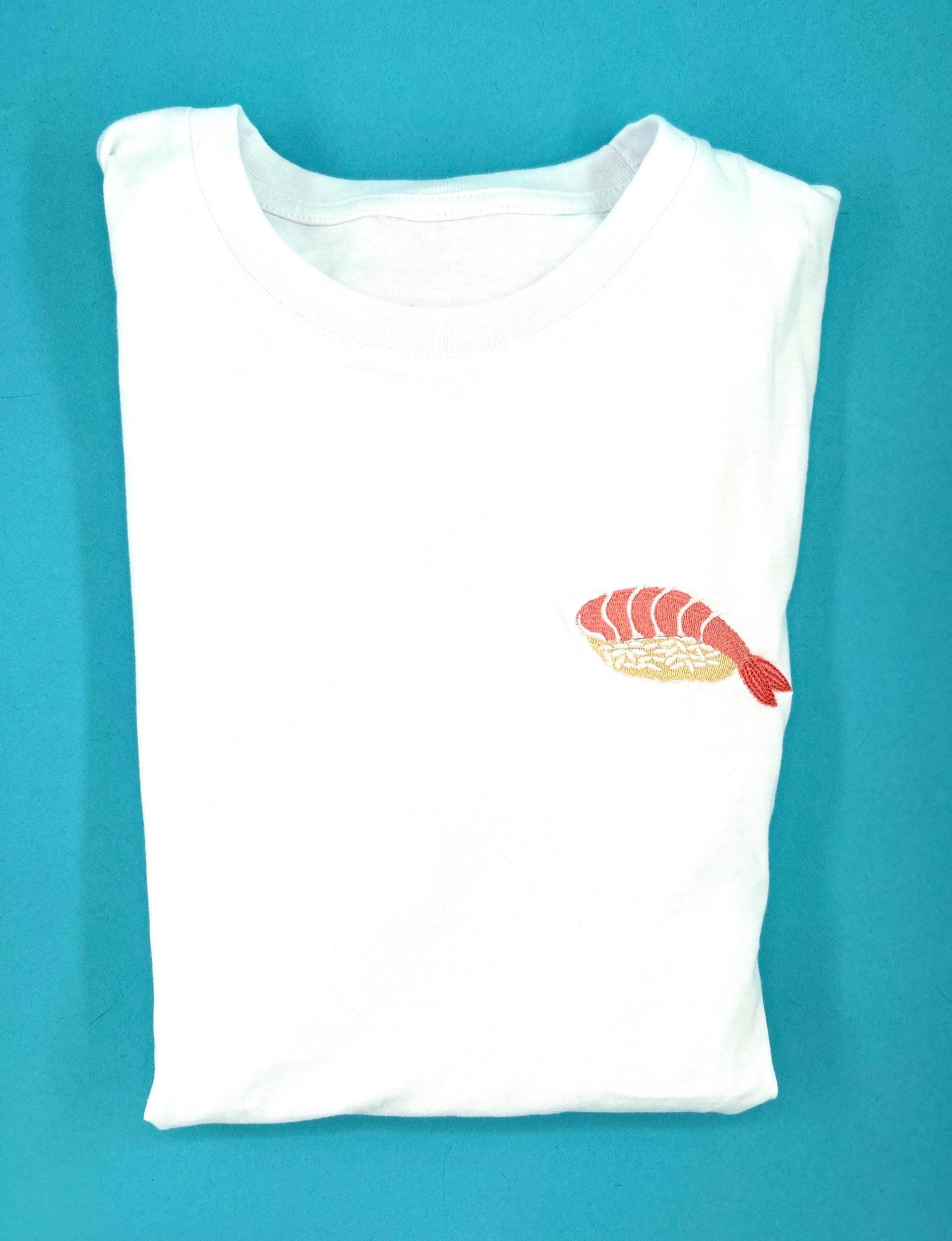 Sushi | Besticktes T-Shirt Unisex Baumwolle Verschiedene Farben Mit Nigiri Design von KreativAtelierStick