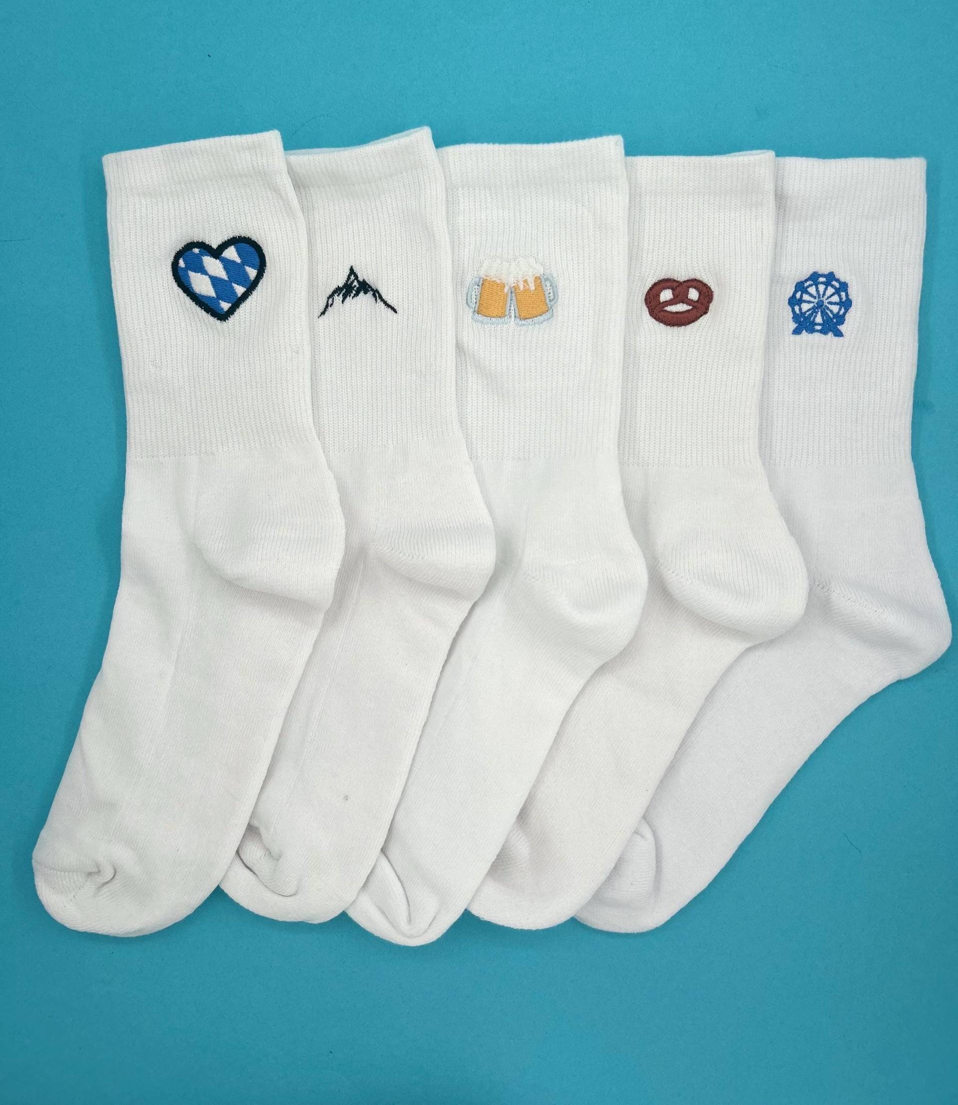 Wiesn Set | Bestickte Socken Tennissocken Weiß Baumwolle Mit Design von KreativAtelierStick