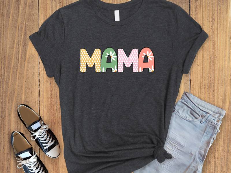 Blumen Mama Shirt Gepunktetes Text T-Shirt von KreativIdeenBazaar