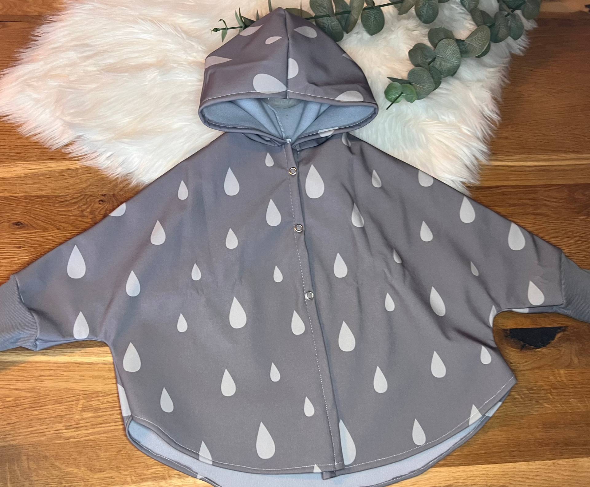 Softshell Cape Jacke von KreativLoewin