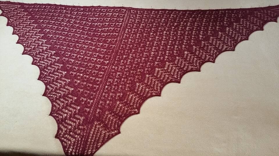 Herrlich Weiches Alpaka Dreicktuch - Schultertuch Schal Handgestrickt Herrlich Weiches Alpaka Dreicktuch - Schultertuch Schal Handgestrickt von KreativStrickerei