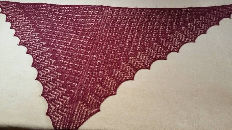 Herrlich Weiches Alpaka Dreicktuch - Schultertuch Schal Handgestrickt Herrlich Weiches Alpaka Dreicktuch - Schultertuch Schal Handgestrickt von KreativStrickerei
