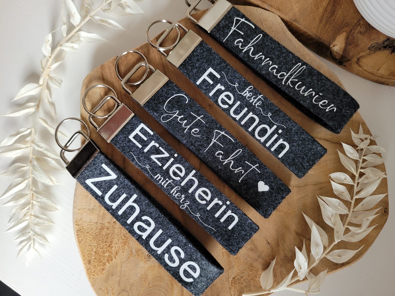 Handgemachte Filz Schlüsselanhänger, Schlüsselanhänger Personalisiert, Anhänger, Accessoires, Geschenke Freundin, Familie Handgemachte Filz Schlüsselanhänger, Schlüsselanhänger Personalisiert, Anhänger, Accessoires, Geschenke Freundin, Familie von KreativStubeBySandra