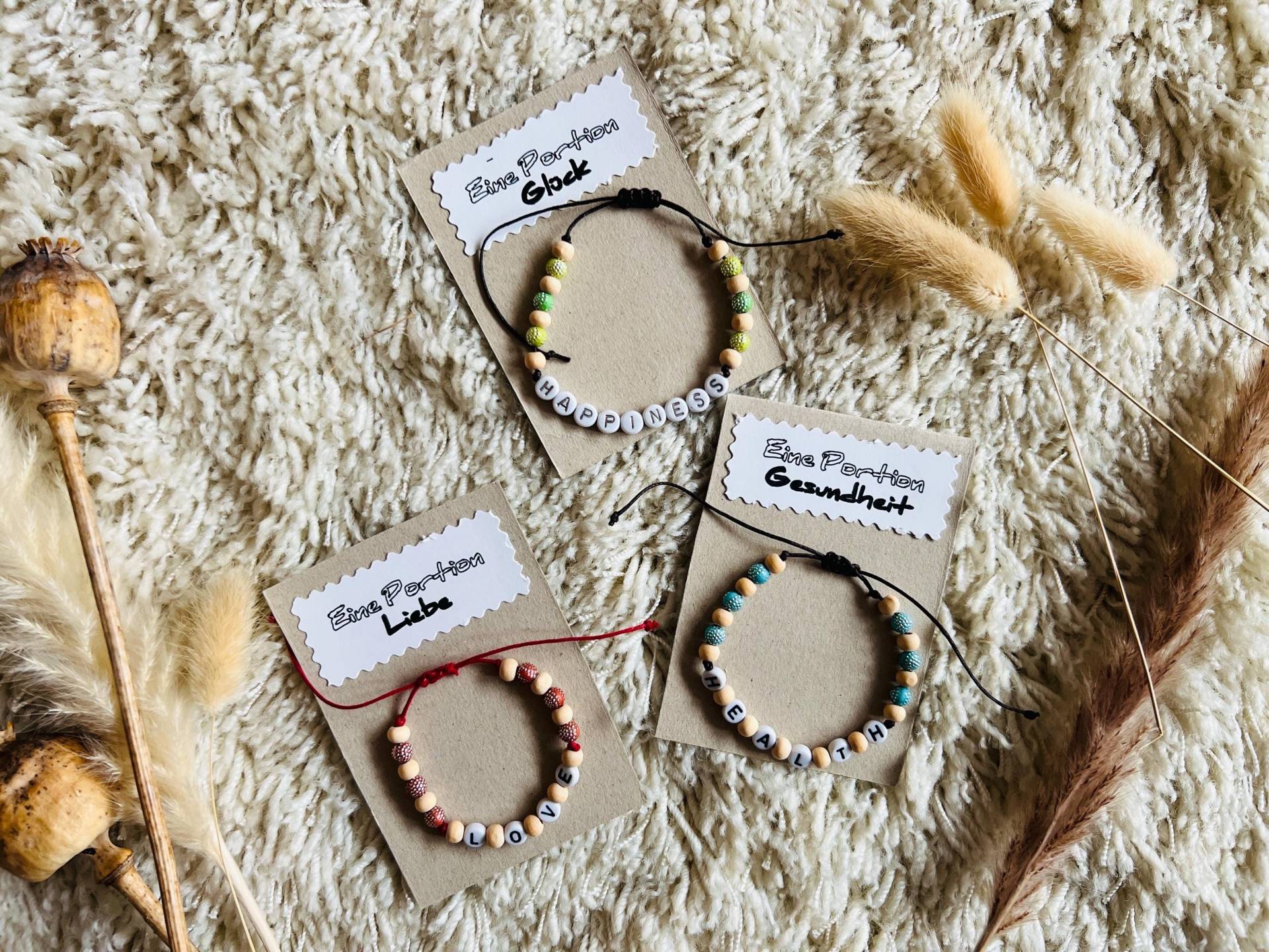 Perlenarmband - "Eine Portion Glück, Gesundheit Und Liebe" Geschenkidee Für Freundin Boho Armband Handmade Glücksarmband Damen Perlenarmband - "Eine Portion Glück, Gesundheit Und Liebe" Geschenkidee Für Freundin Boho Armband Handmade Glücksarmband Damen von KreativTupfer