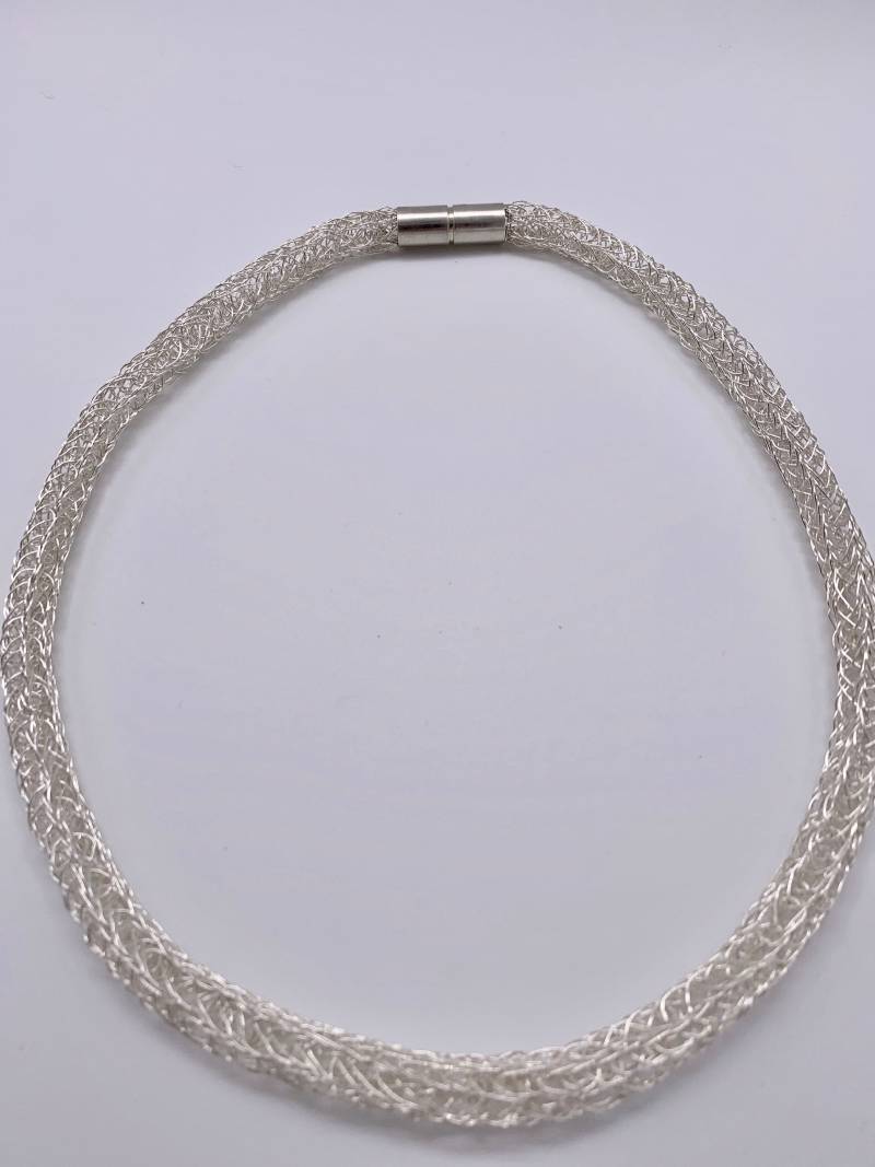 Gestrickte Draht-Kette Gestrickte Draht-Kette von KreativUndAnders