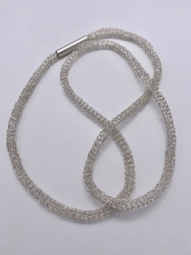 Gestrickte Draht-Kette Gestrickte Draht-Kette von KreativUndAnders