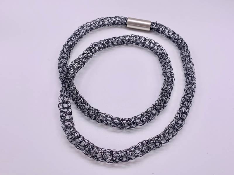 Gestrickte Draht-Kette Gestrickte Draht-Kette von KreativUndAnders