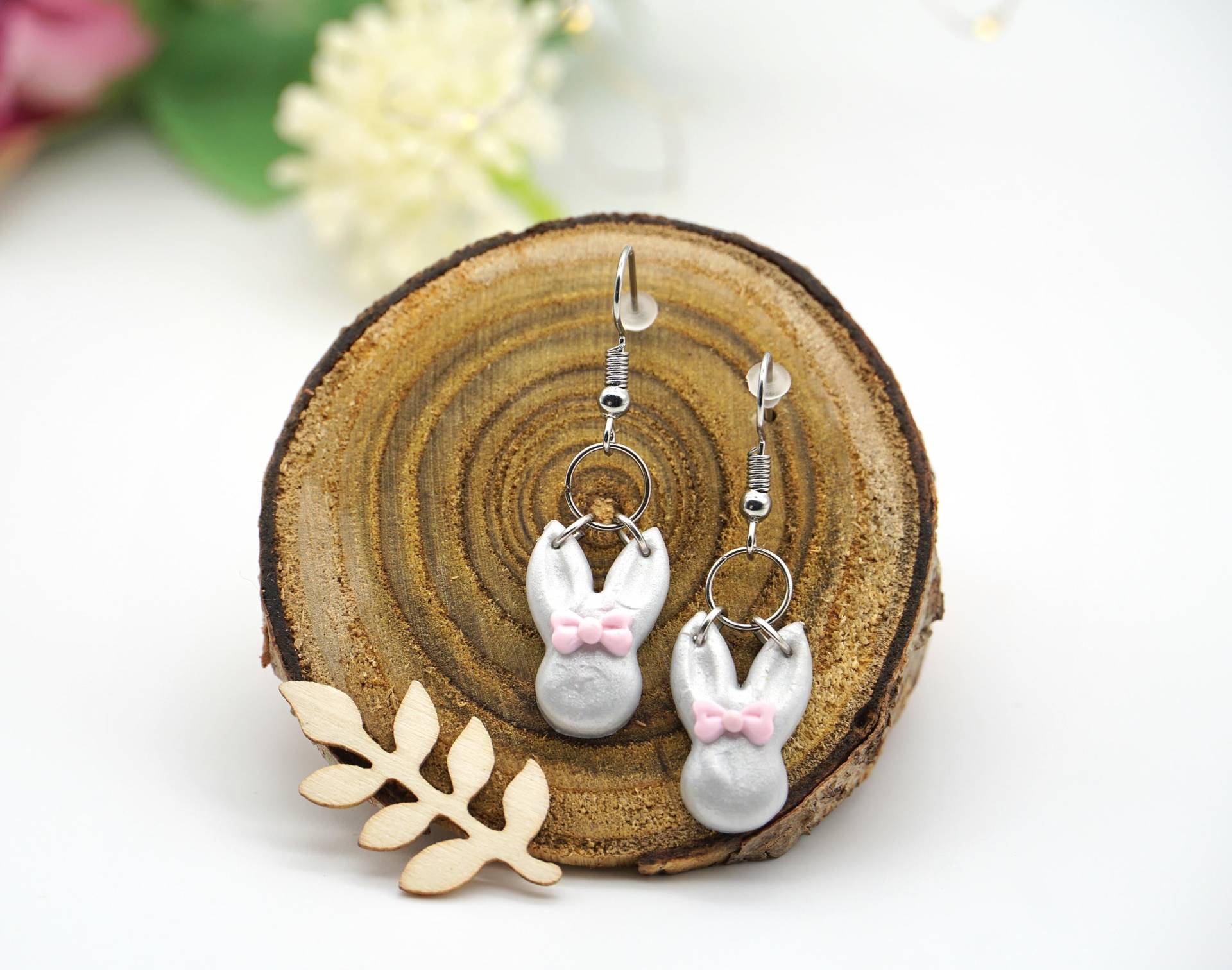Handgemachte Häschen Ohrringe - Kawaii Osterhasen Schmuck Fimo Hasen Anhänger Handgemachte Häschen Ohrringe - Kawaii Osterhasen Schmuck Fimo Hasen Anhänger von KreativZauber
