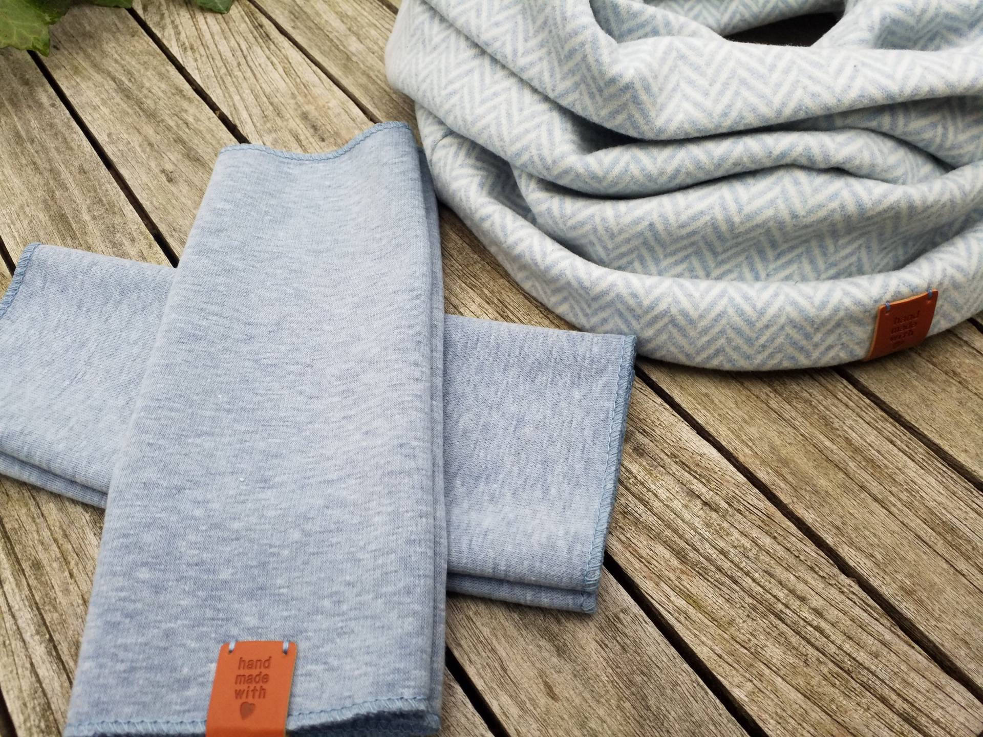 Set Loop & Stulpen Loop Aus Jacquardsweat Hellblau/Offwhite, Alpenfleece Hellblau Label von Kreativchen