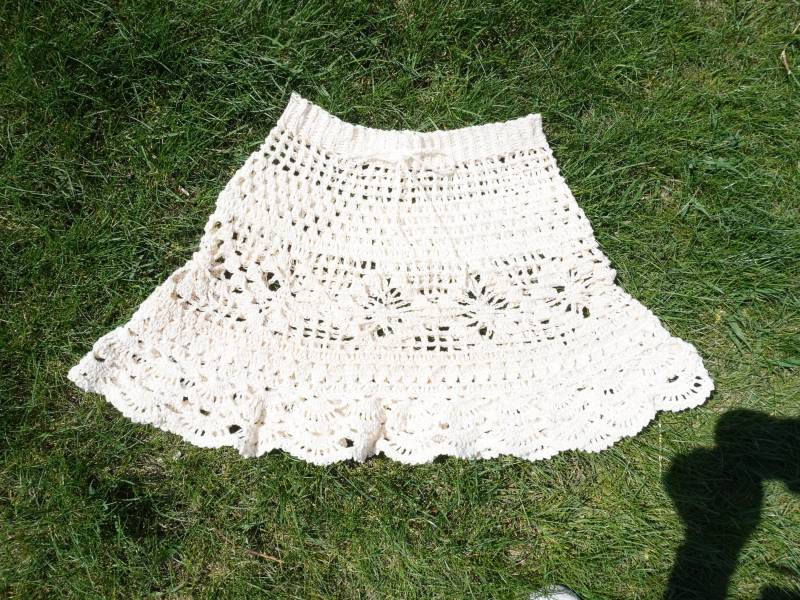Handgemachter Häkelrock Für Sommer Und Frühling Handgemachter Häkelrock Für Sommer Und Frühling von KreativeXKustoms