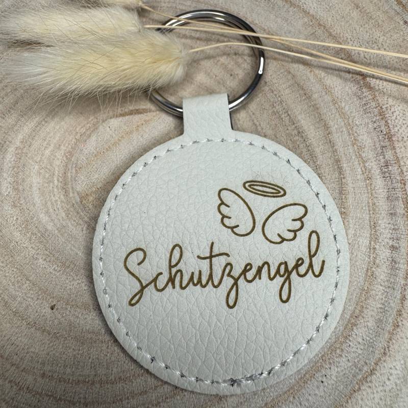 Schlüsselanhänger „Schutzengel" - Geschenk Für Autofahrerinnen Mit Gravur „Fahr Nie Schneller Als Ich Fliegen Kann" Schlüsselanhänger „Schutzengel" - Geschenk Für Autofahrerinnen Mit Gravur „Fahr Nie Schneller Als Ich Fliegen Kann" von KreativesFirlefanz