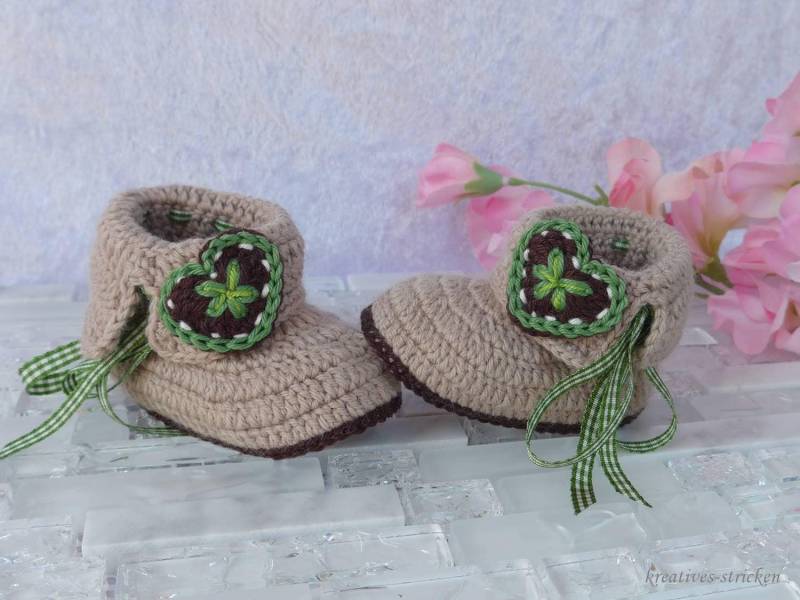 Gehäkelte Trachtenschuhe, Unikat von KreativesStricken