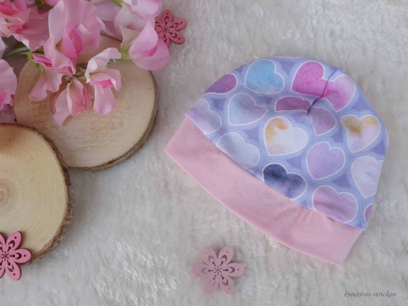 Ku 35-39 Genähte Babymütze "Aquarellherzen" von KreativesStricken