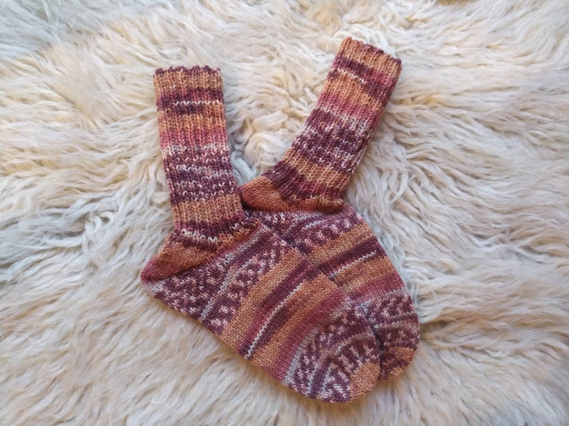 Handgestrickte Wollsocken Größe 26/27, Fußlänge 17 cm, 50 % Als Spende Für Ruanda Handgestrickte Wollsocken Größe 26/27, Fußlänge 17 cm, 50 % Als Spende Für Ruanda von KreativesVonHecky
