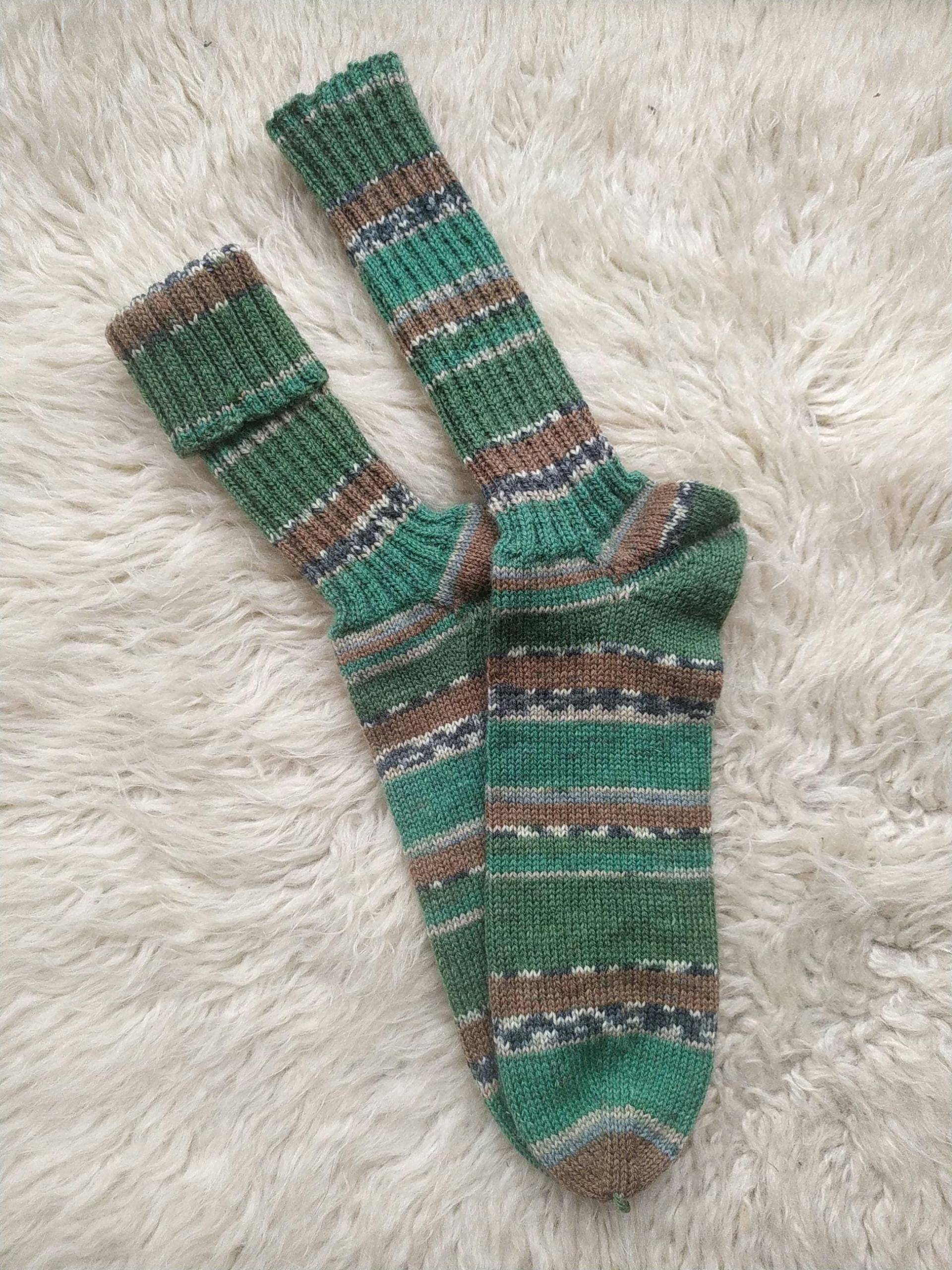 Handgestrickte Wollsocken Größe 42/43, Extra Spannweite, Fußlänge Ca 27 cm, 50 % Als Spende Für Ruanda Handgestrickte Wollsocken Größe 42/43, Extra Spannweite, Fußlänge Ca 27 cm, 50 % Als Spende Für Ruanda von KreativesVonHecky