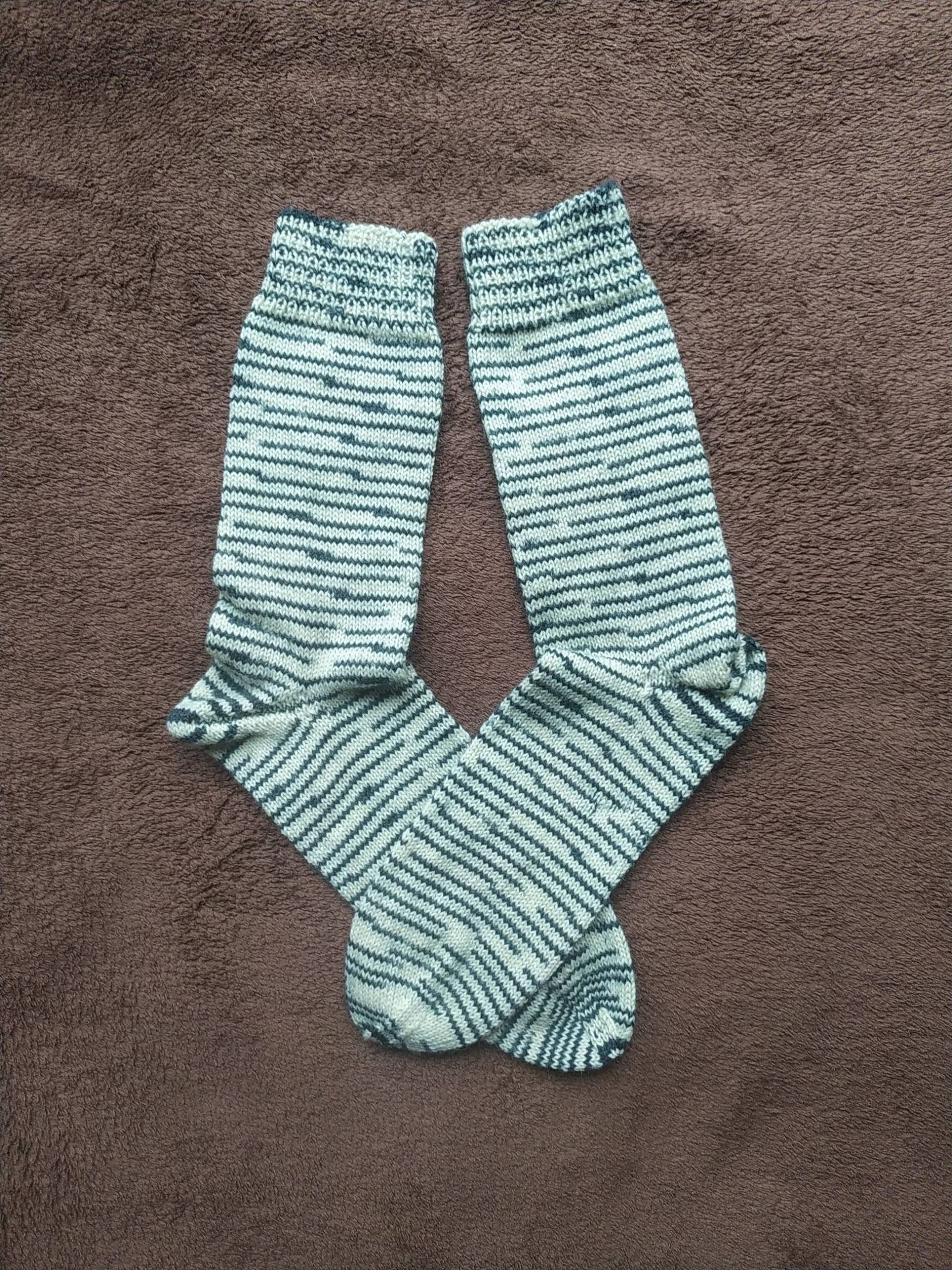 Handgestrickte "Zebra" Wollsocken Größe 40/41, Fußlänge 26, 5 cm, 50 % Als Spende Für Ruanda Handgestrickte "Zebra" Wollsocken Größe 40/41, Fußlänge 26, 5 cm, 50 % Als Spende Für Ruanda von KreativesVonHecky