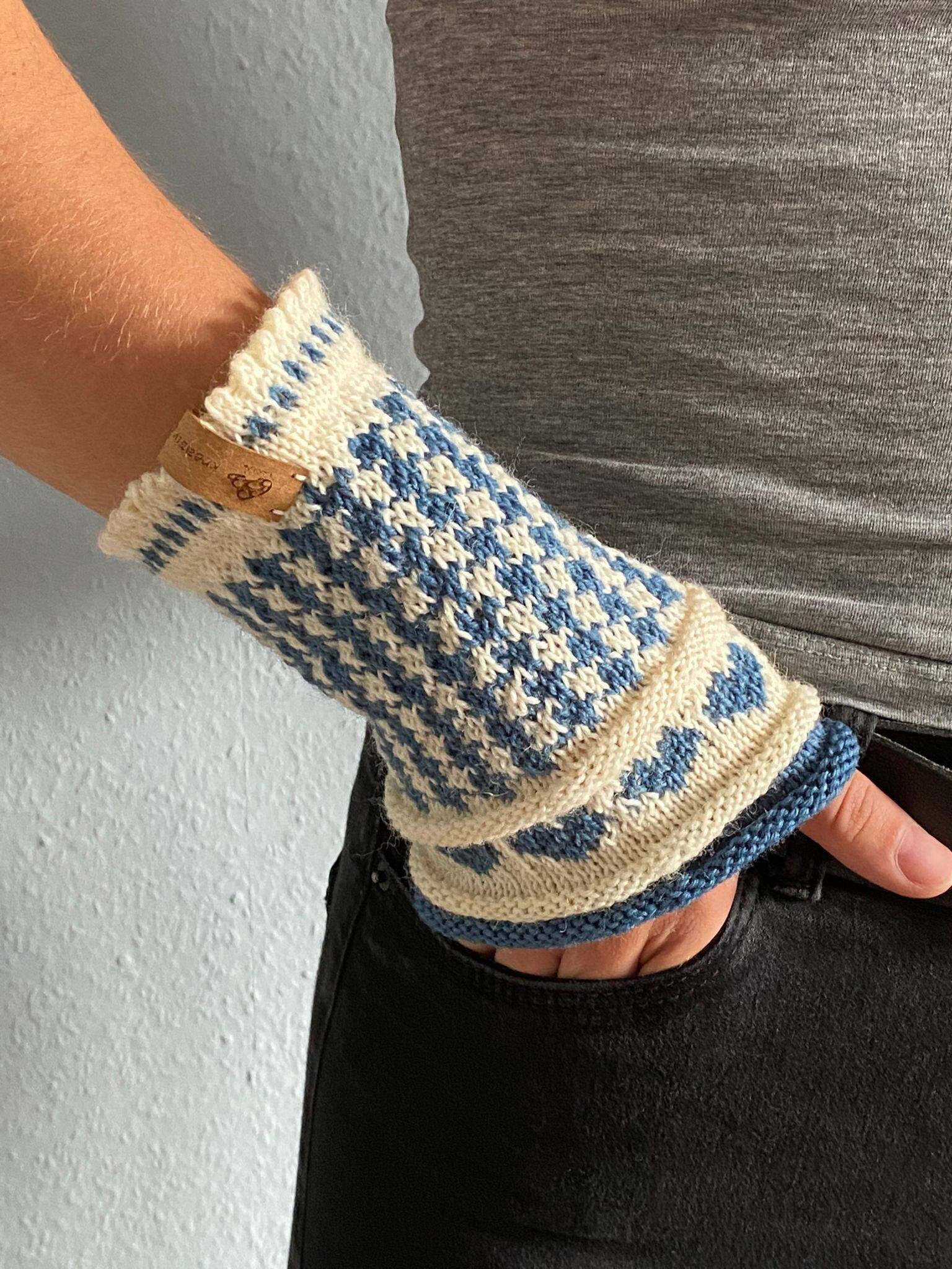 Armstulpen Handstulpen Herzen in Weiß Jeans Pepita Fair Isle von Kreativgeschichten