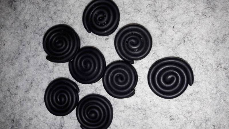 Konfekt Als Knopf Oder Perle Zum Auffädeln von Kreativgeschichten