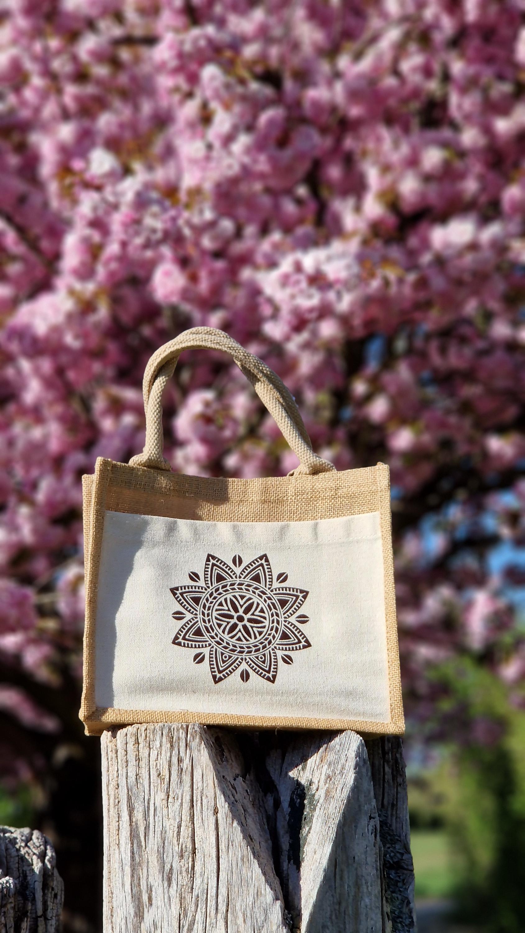 Jutetasche Klein "Mandala", Natur/Braun, Geschenk Für Frauen, Shoppingtasche Jutetasche Klein "Mandala", Natur/Braun, Geschenk Für Frauen, Shoppingtasche von Kreativiani