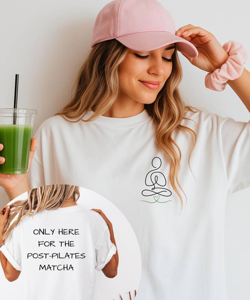 Pilates T-Shirt Backprint Matcha Mit Lotus Vorne | Statement Shirt Unisex Lustiges Geschenk Für & Fans von KreativkomplizenShop