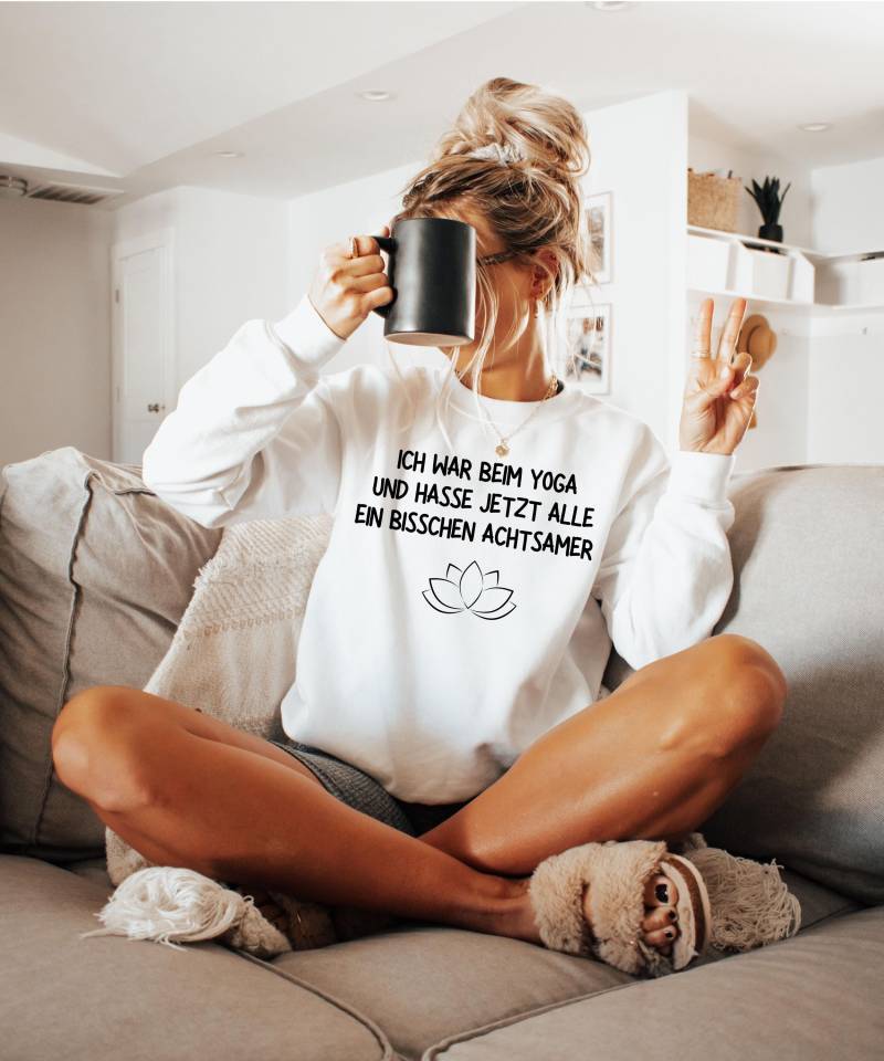 Yoga Sweatshirt Mit Spruch & Lotus Vorne | Premium Statement Pullover Unisex Achtsamkeit Mode Geschenk Für Yogis von KreativkomplizenShop