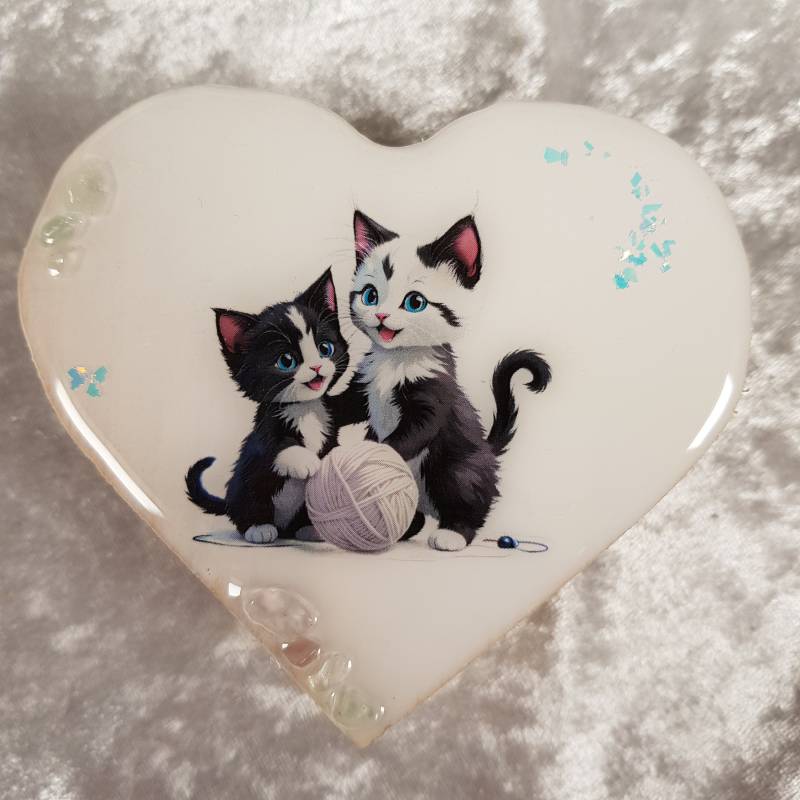 Dekorative Herzförmige Schmuckschatulle Mit Kätzchen - Ideal Für Die Aufbewahrung Von Schmuck, Erinnerungen Oder Kleinen Gegenständen von Kreativmeile