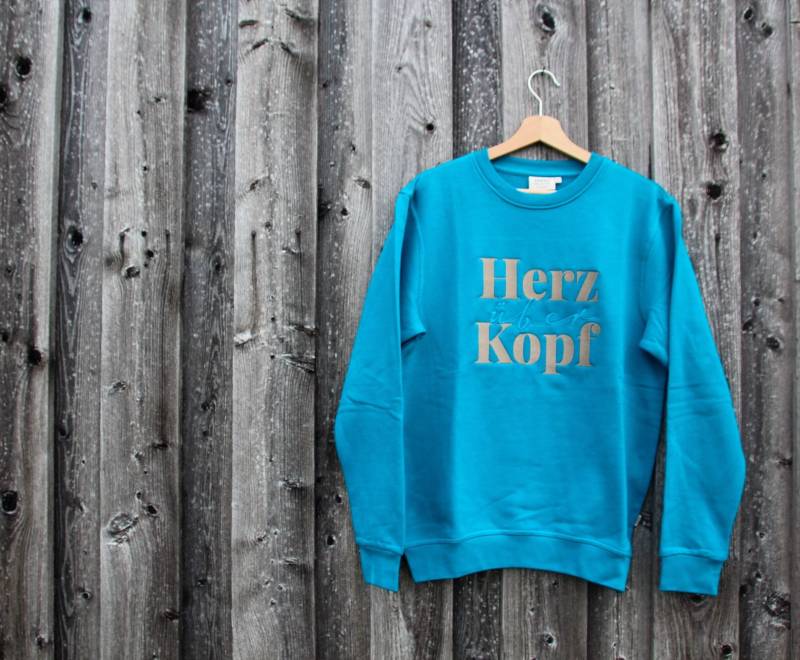 Sweatshirt "Herz Über Kopf" Mit Hochwertigem Stick von Kreativplatzl