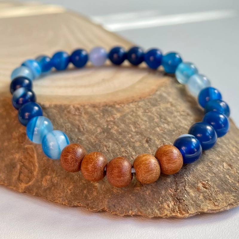 Achat Armband Blau Glänzend - Diffuserarmband Ölarmband Duftarmband Glücksbringer Kraftgeber Doterra Sandelholz Perlen Öle Achat Armband Blau Glänzend - Diffuserarmband Ölarmband Duftarmband Glücksbringer Kraftgeber Doterra Sandelholz Perlen Öle von Kreativstueble