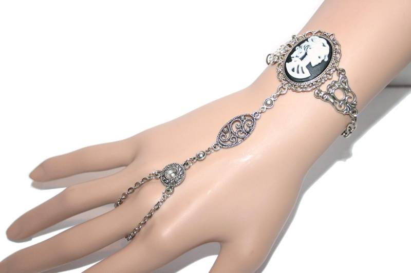 1x Armband Sklavenarmband Mit Kamee „Skeleton Lady" in Fassung Antiksilber Gothic Style Victorian Halloween Ab09 von KreativundGarten